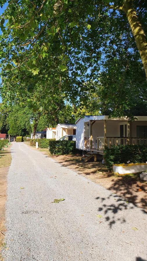 Camping Le Brochet 佩罗讷 外观 照片